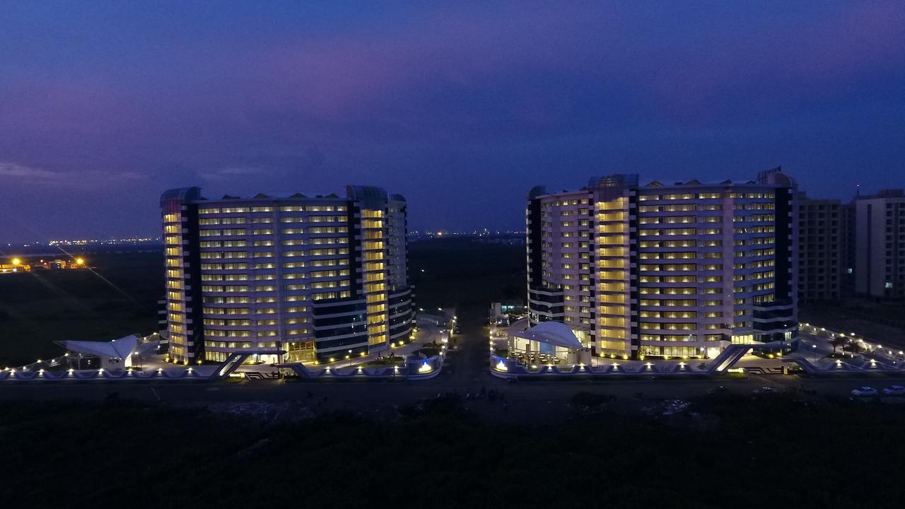 Rajhans Belliza Service Apartment Szúrat Kültér fotó