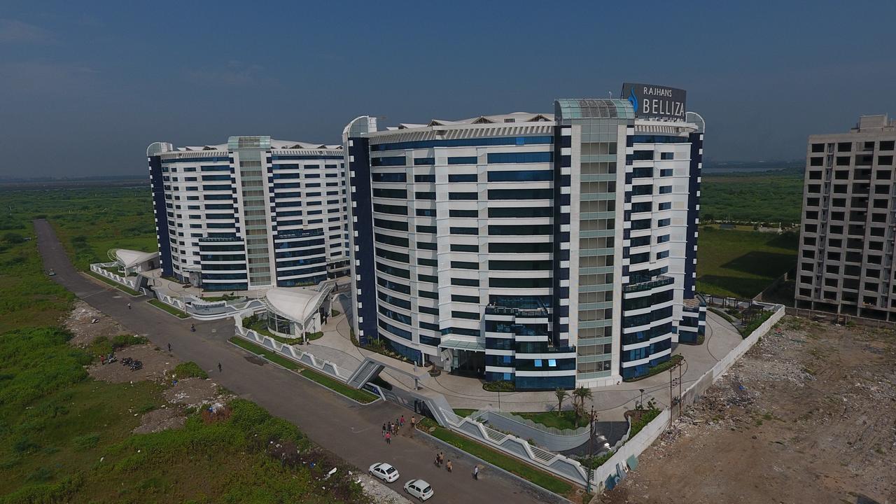 Rajhans Belliza Service Apartment Szúrat Kültér fotó